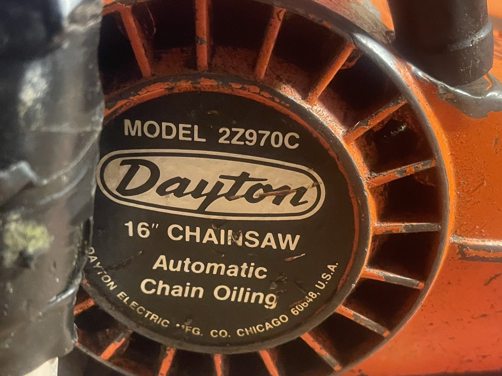 Dayton 2Z970C Chainsaw