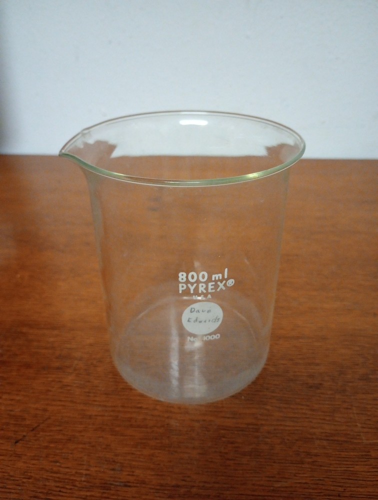 pyrex cylinder Beakers No 1000