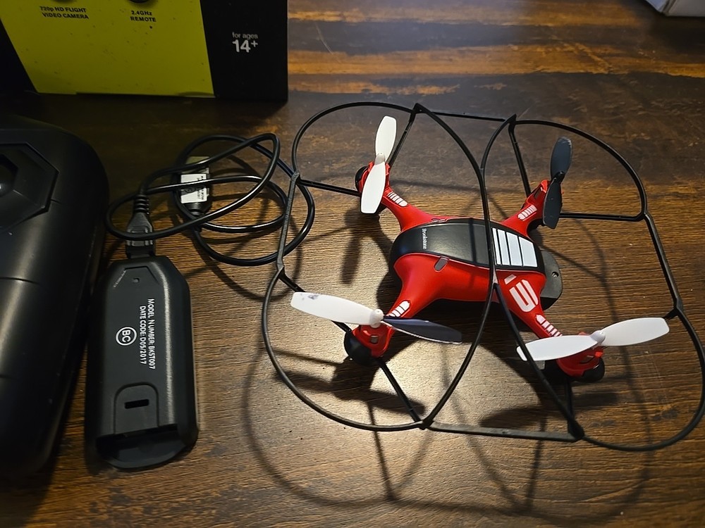 Brookstone Flight Force HD video Drone BD30 / Open Box
