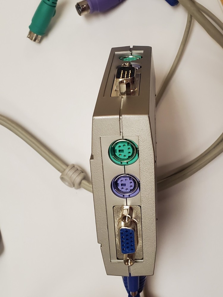 IOGEAR Mini View GCS12 2-Port KVM Switch with Cable