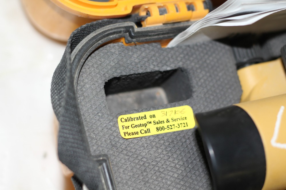 GEOTOP AUTOMATIC LEVEL MODEL G24E WITH CASE