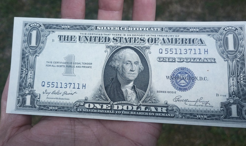 1935 One Dollar Bill Series E Very Good Condition