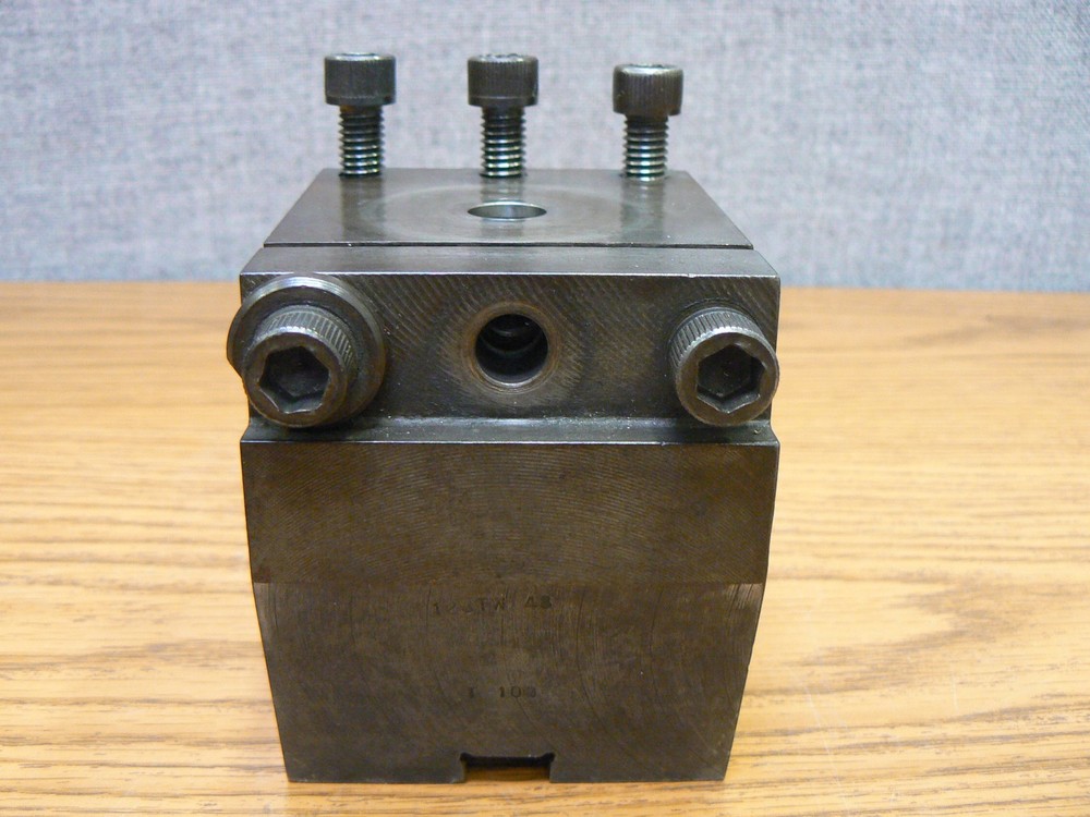 LATHE TOOL HOLDER