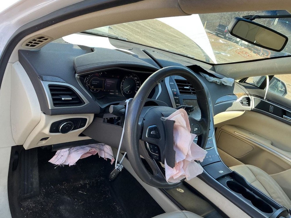 MKZ 2013 Glove Box 4954251