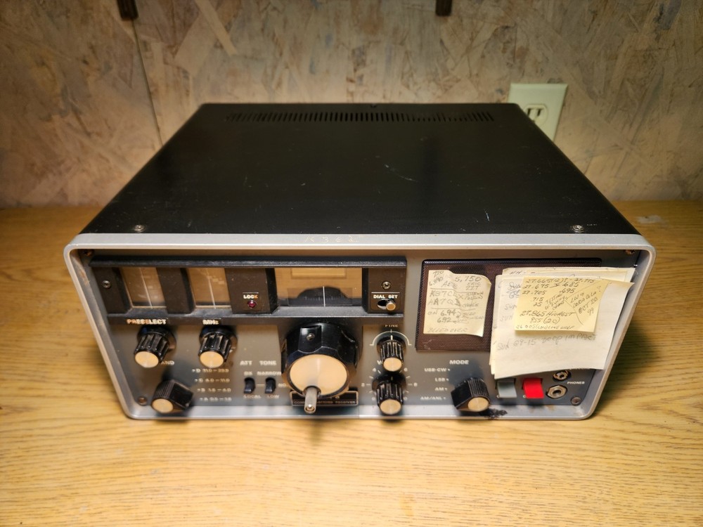 Sears Communication Receiver 412-3638 0700 - Powers On, Looks Good.