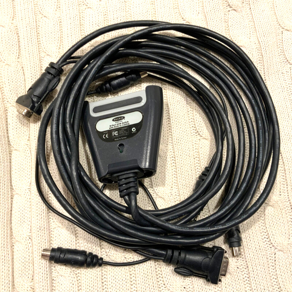 BELKIN 2 Port KVM VGA PS/2 Switch With Built In Cabling