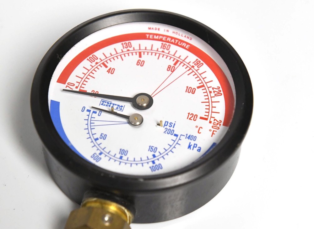 INDUSTRIAL PRESSURE GAUGE