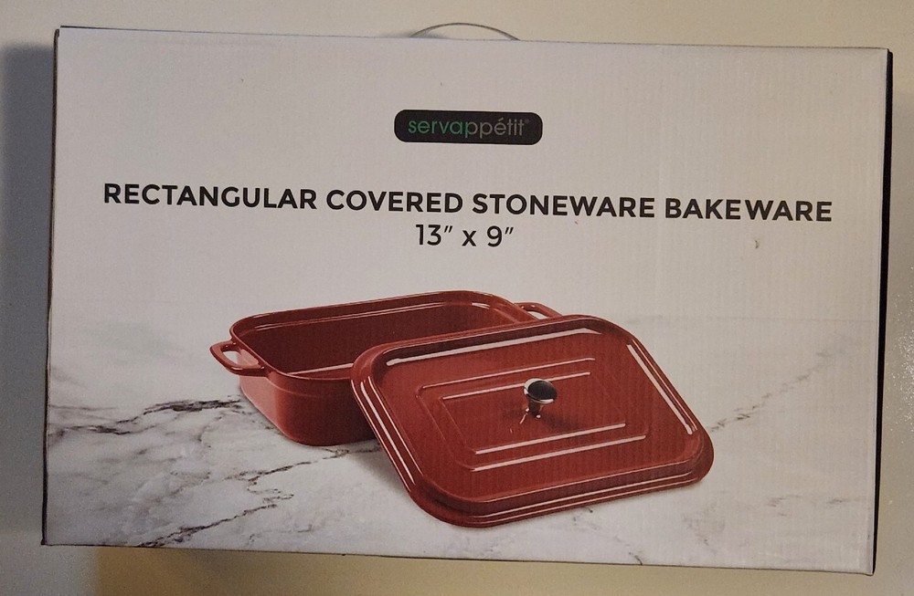 Servappetit Red Rectangular Covered Stoneware Bakeware with Lid 13x9 Baking Dish