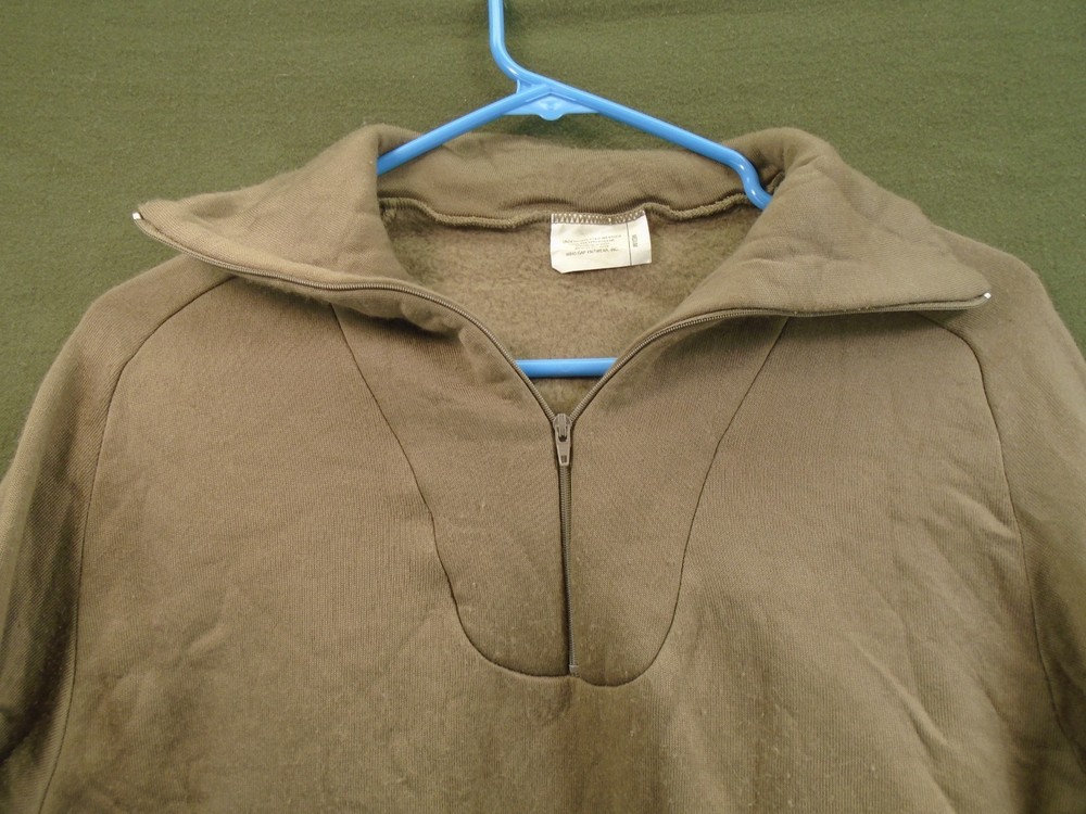 US Military Polypropylene Cold Weather Undershirt Polypro Shirt Medium 295-D