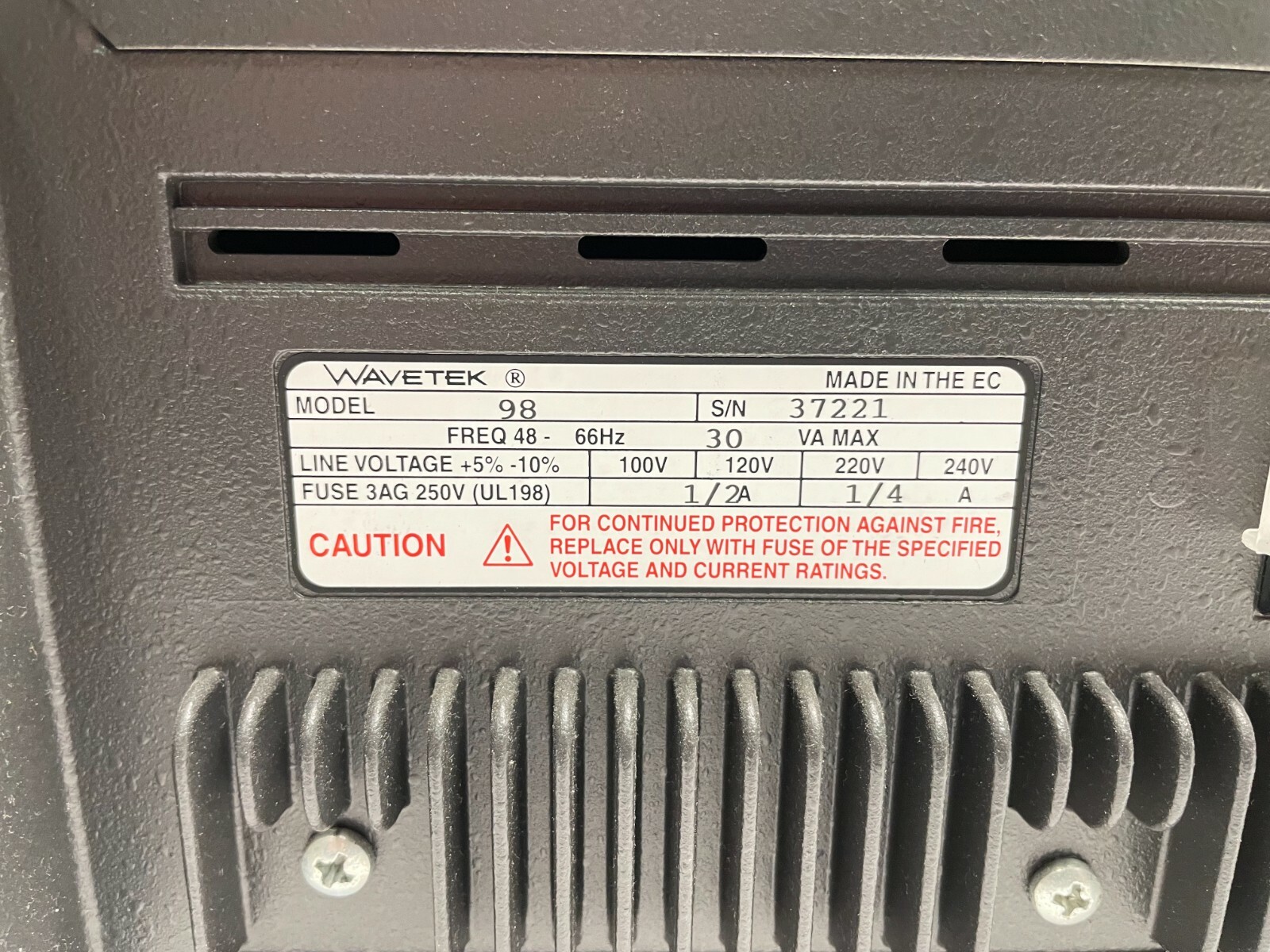 Used Wavetek 98 1 MHz Synthesized Power Oscillator V1