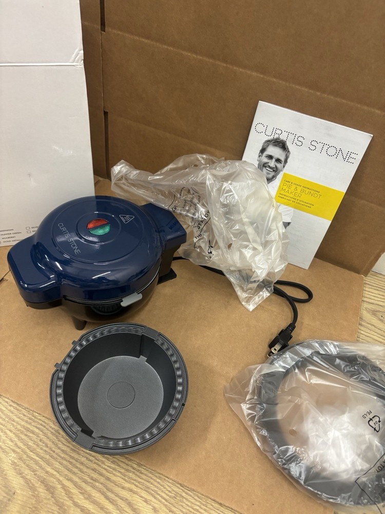 Curtis Stone Pie & Bundt Maker Midnight Blue