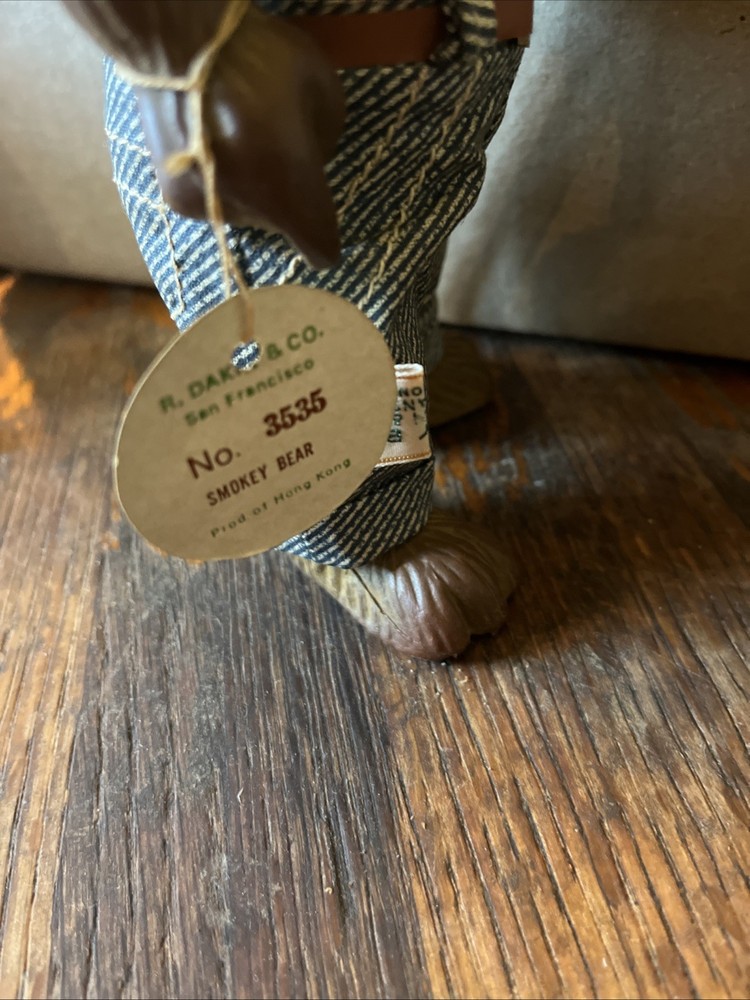 smokey the bear statue