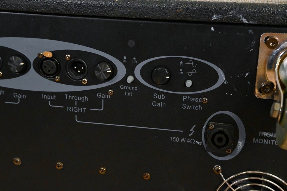 B-52 Matrix 1000 15" Active Subwoofer CG01UTF