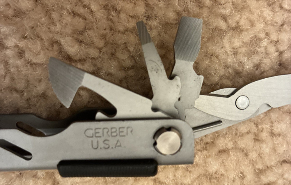 Pristine Discontinued Gerber Multi Tool Needlenose Drop Point blade with Sheath