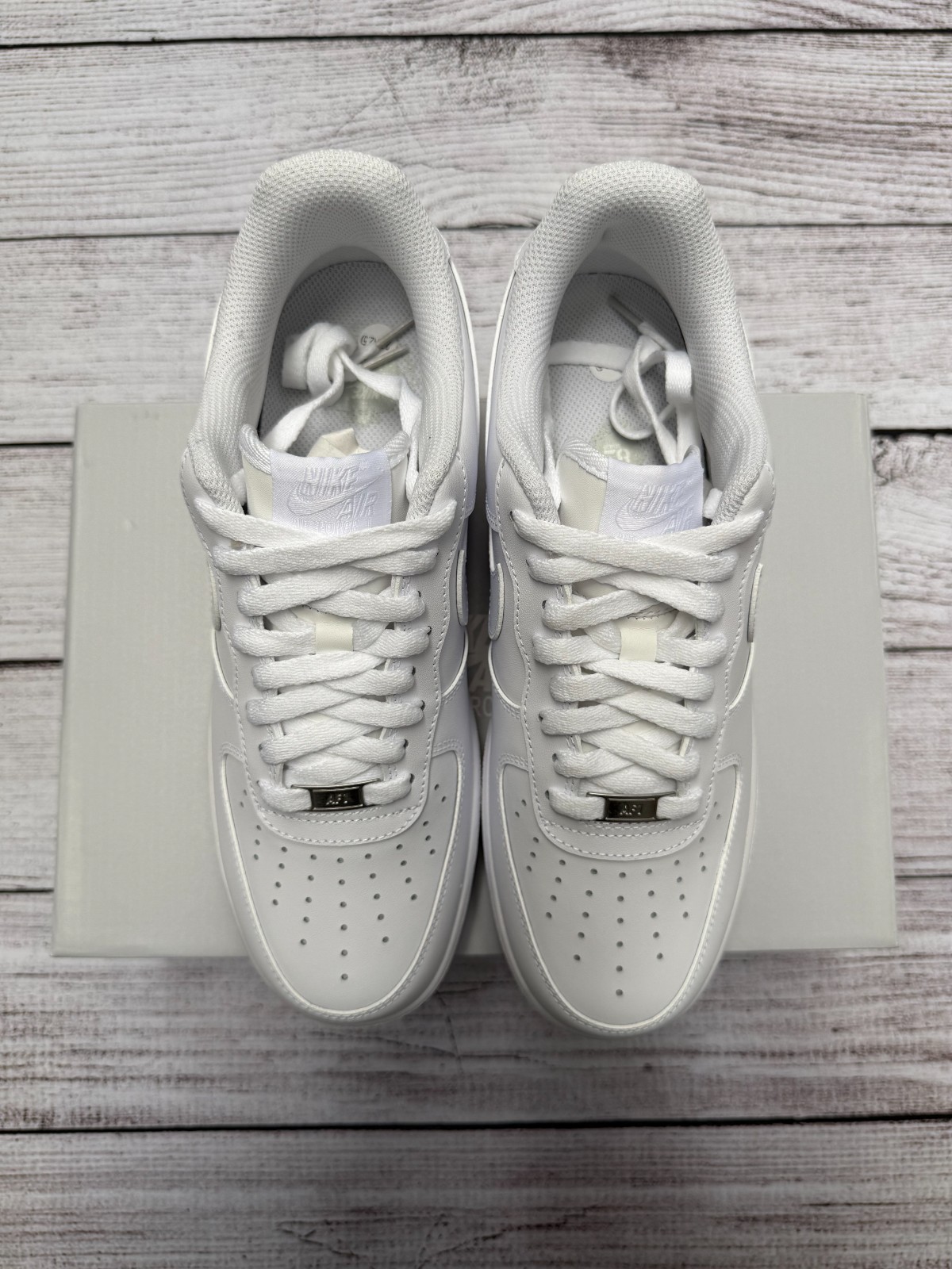 NEW Nike Air Force 1 Low Triple White ‘07 MEN AND WOMEN SIZES US 7-12