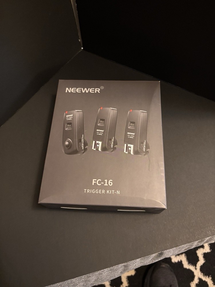 Neewer FC-16 flash trigger