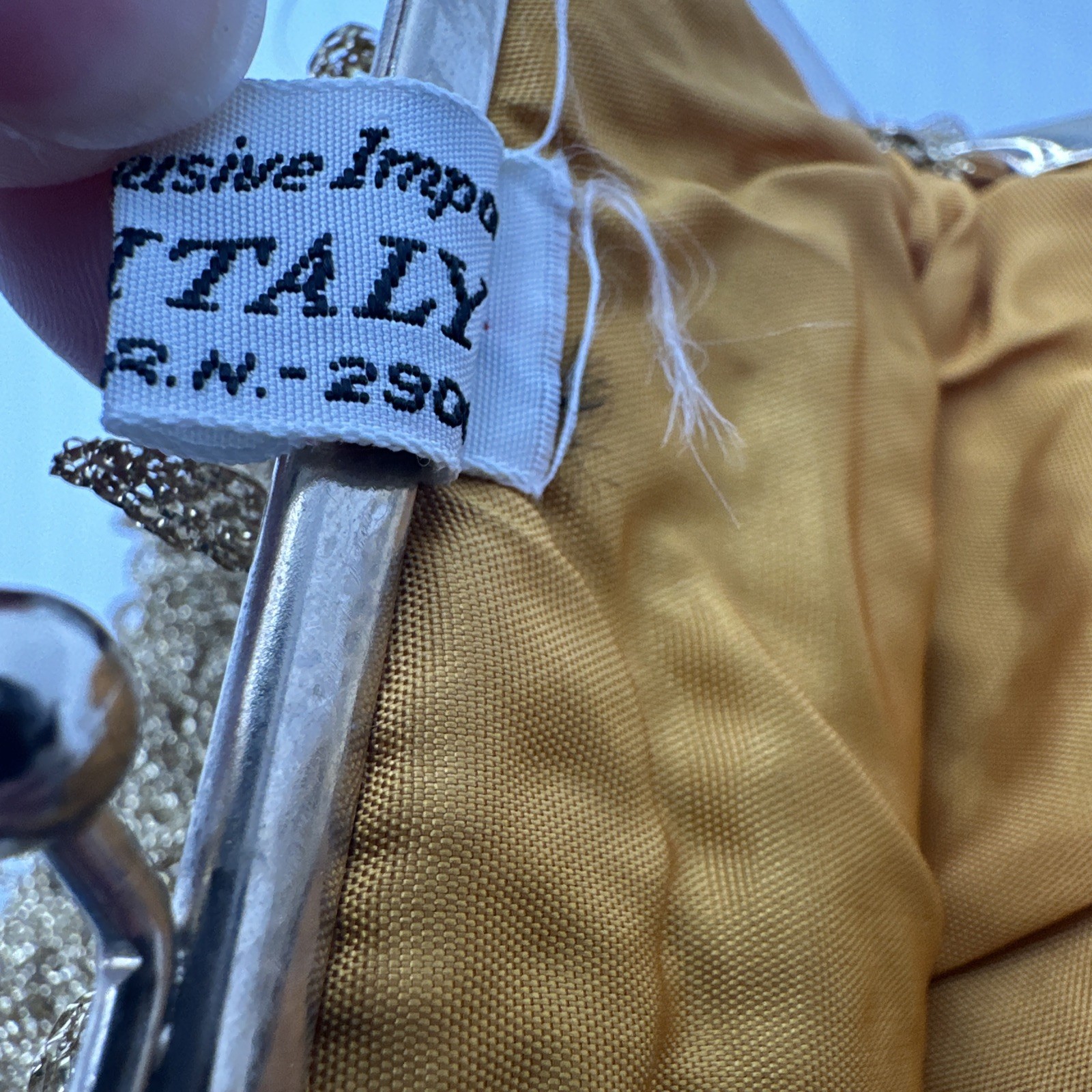 An exclusive import from Italy gold Tone purse R.N. 2906 vintage chain NWT