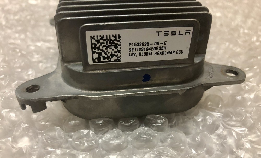 OEM Tesla Model 3 Headlight Control Module BALLAST 1532925-09