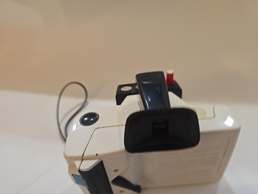 Vintage Poloroid Land Camera Swinger Model 20 Untested With Strap