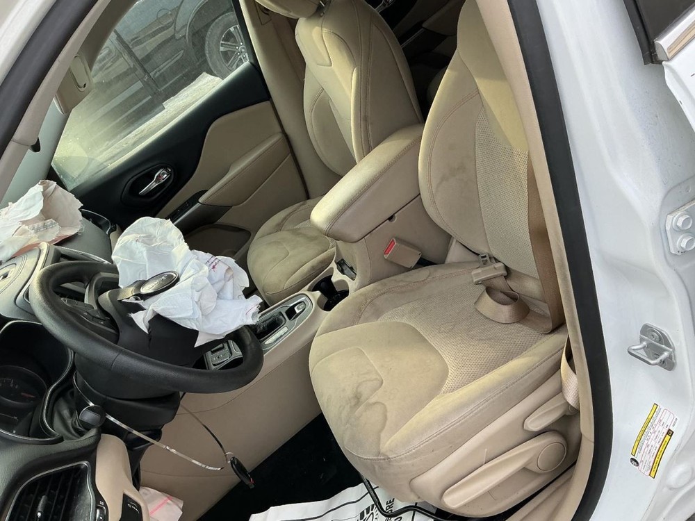 CHEROKEE 2019 Glove Box 4983555