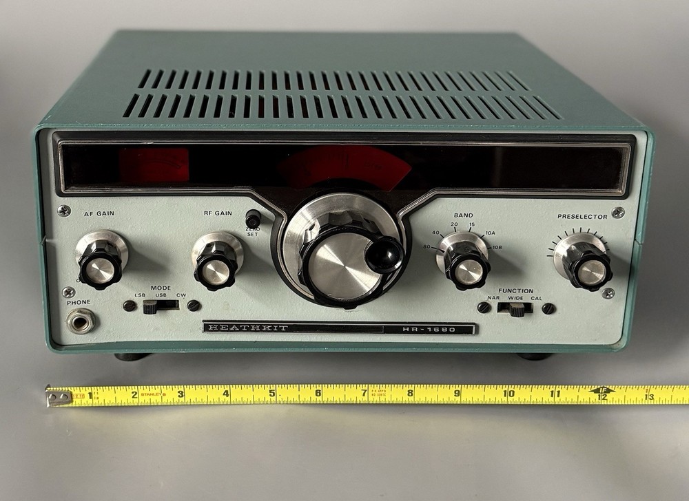 Power Tested Only — Heathkit HR-1680 Ham Radio Receiver — See Description