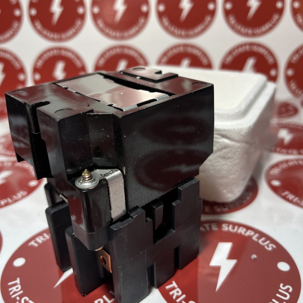 Square D Definite Purpose Contactor Class 8910 Type J0-3 120 V