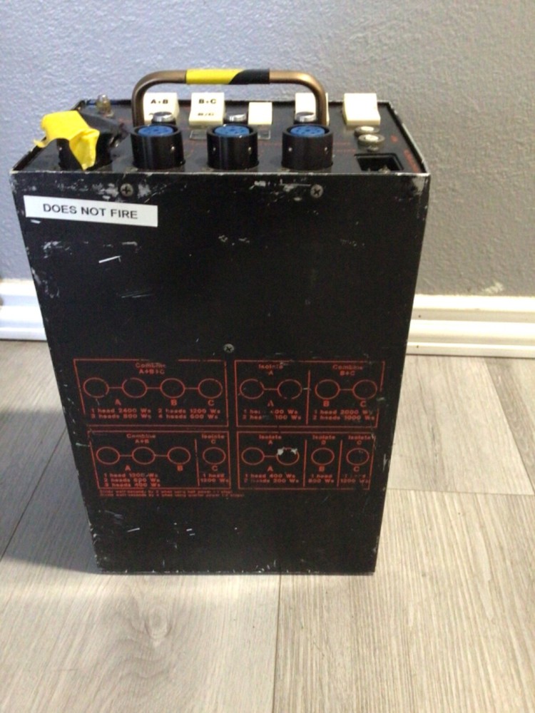 Speedotron 2405CX Black Line Studio Strobe Lighting Power Pack