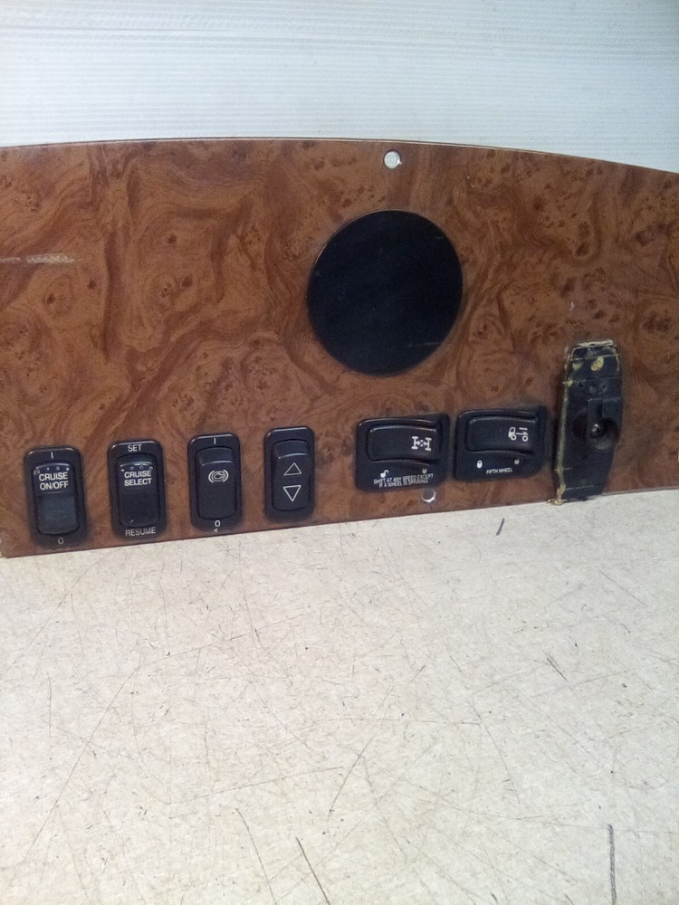 Peterbilt 378 Dash Switch Panel 17-05006M004