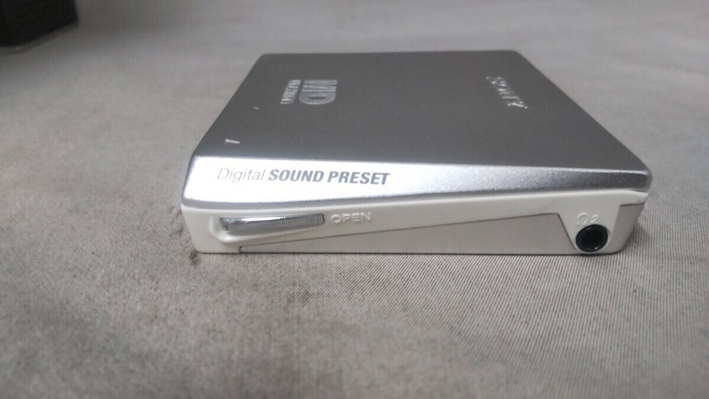 SONY MZ-E75 Mini Disc Player MD Walkman Silver Good