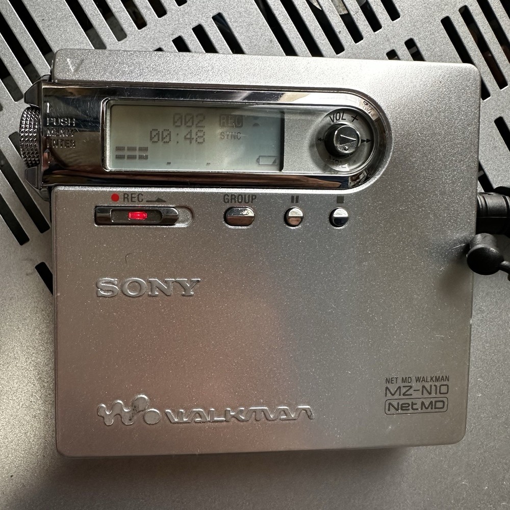 SONY MZ-N10 NET MD WALKMAN Silver Tested Working Main unit only