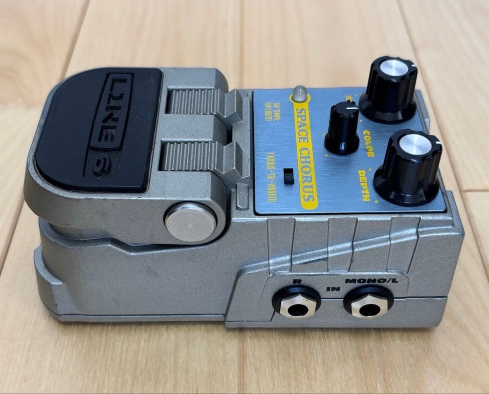 LINE 6 SPACE CHORUS Space chorus