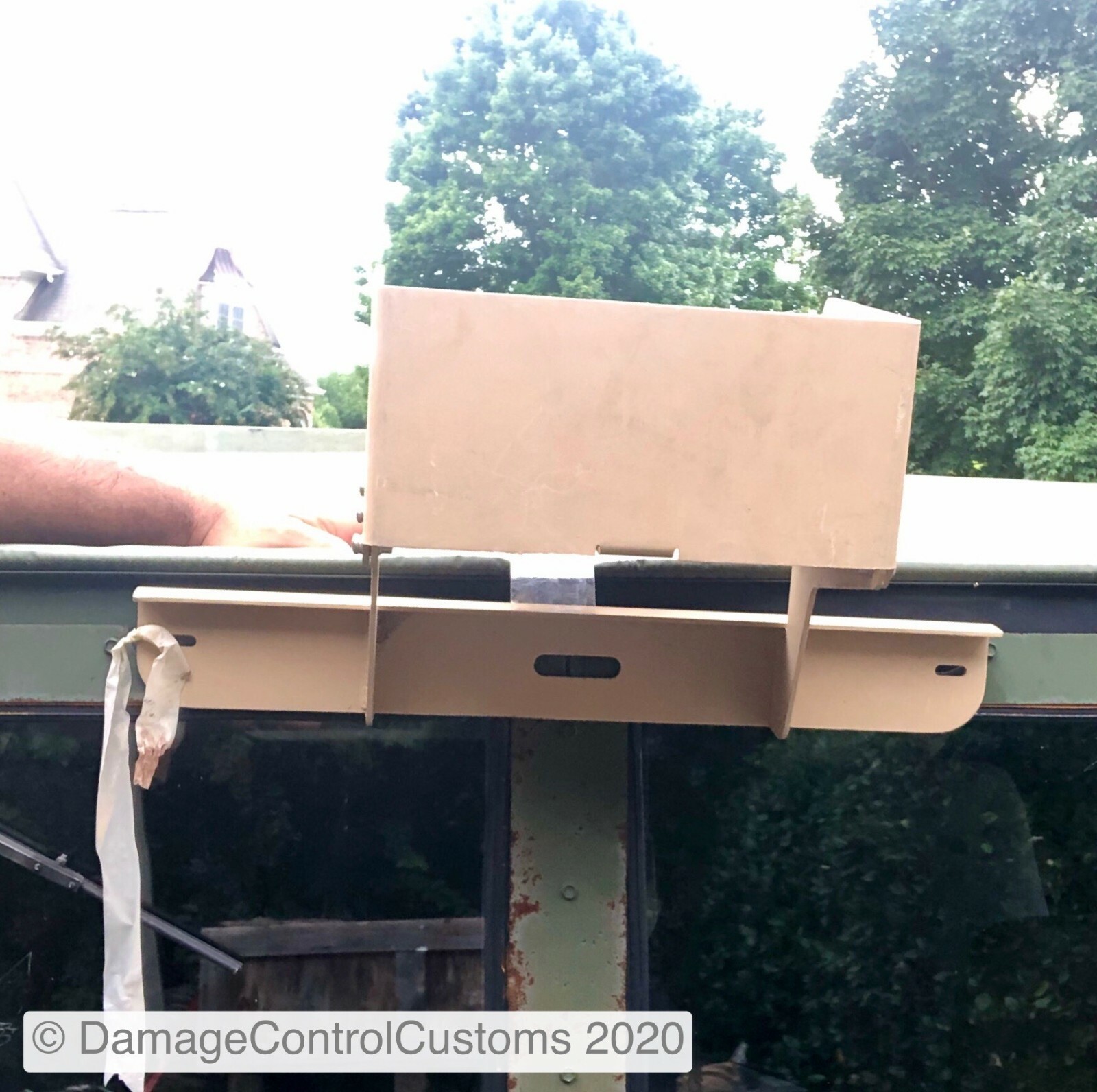 HMMWV HUMVEE Windshield Antenna Mount Base DRS 170442-2 5985-01-594-2416 1rwe7