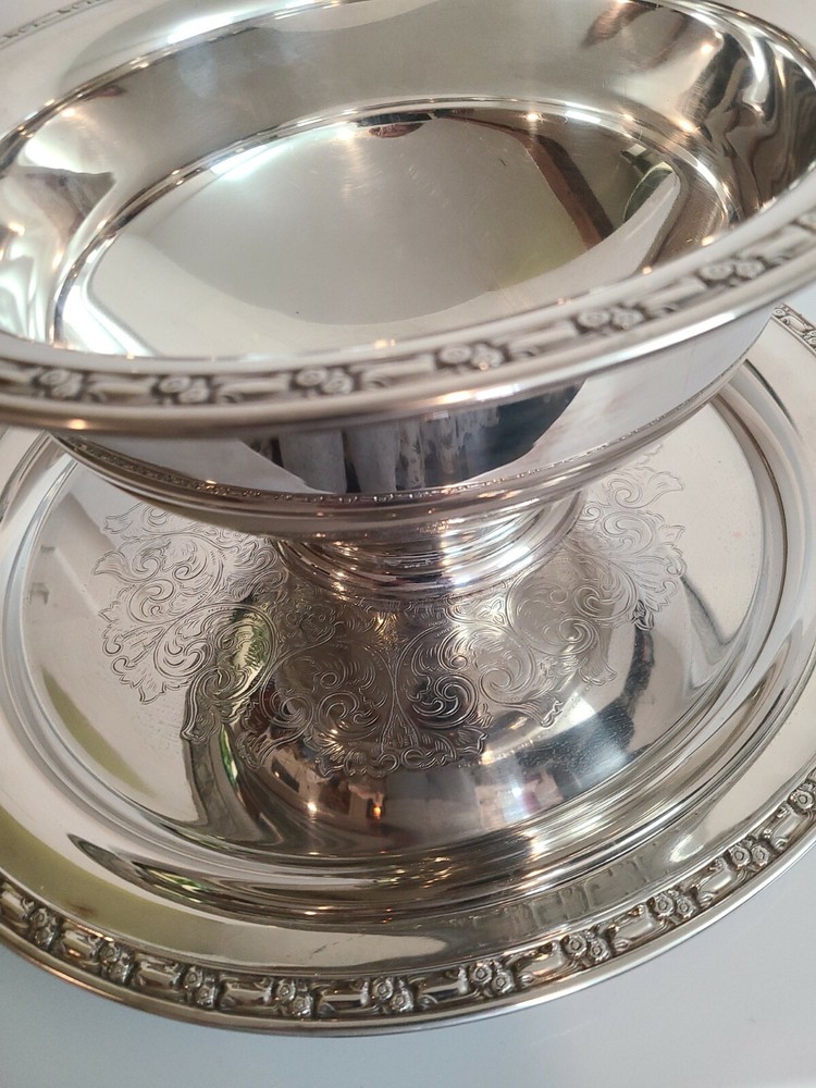 ONEIDA SILVERSMITHS  Silverplate Tray & Punch Bowl With 10 glasses & Dipper