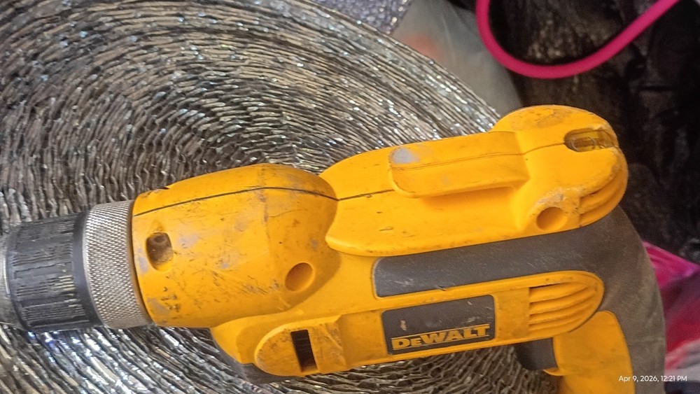 DEWALT DWD110 3/8 Corded Drill Variable Speed Reversible .Tested👍