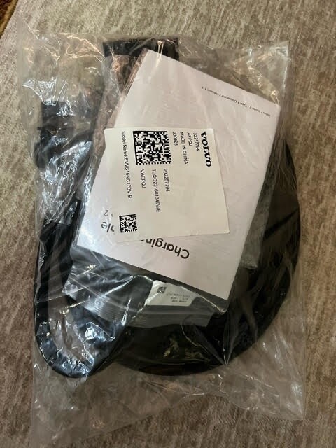 VOLVO EV Charger Polestar S60 S90 XC60 XC90 OEM Charg 32257794 EVVS16NC17BV