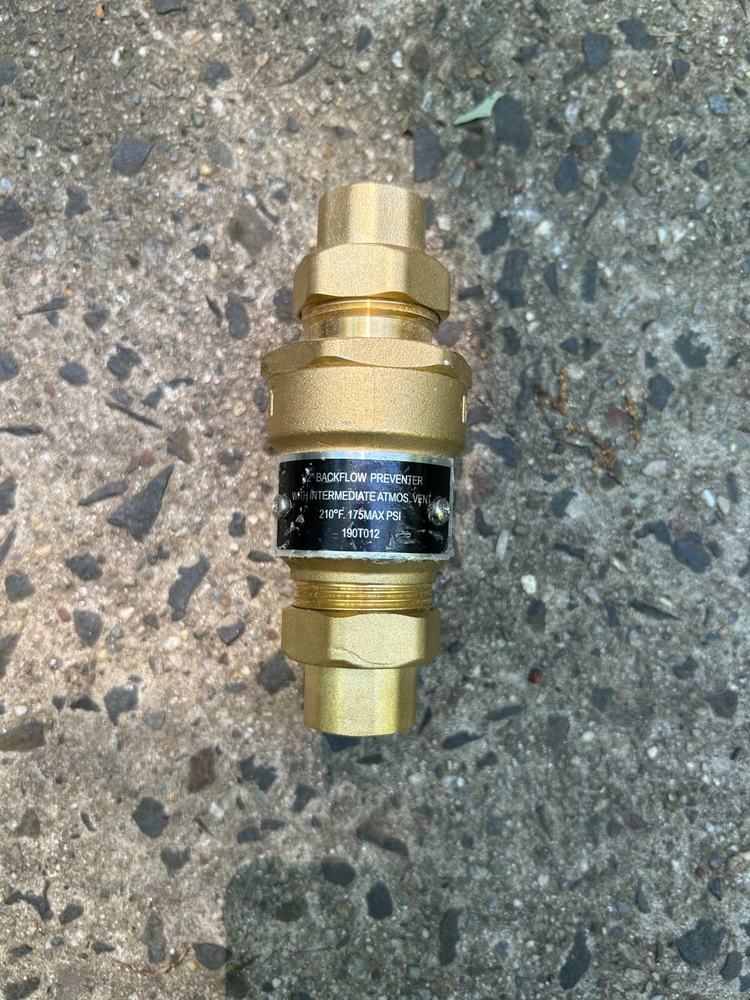 1/2 inch IPS Backflow Preventer with Intermediate Atmos Vent 190T012