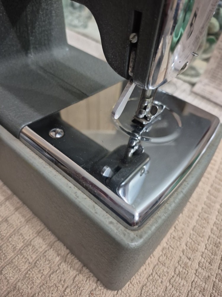 Vintage Sew Easy Model 43 Single thread sewing machine