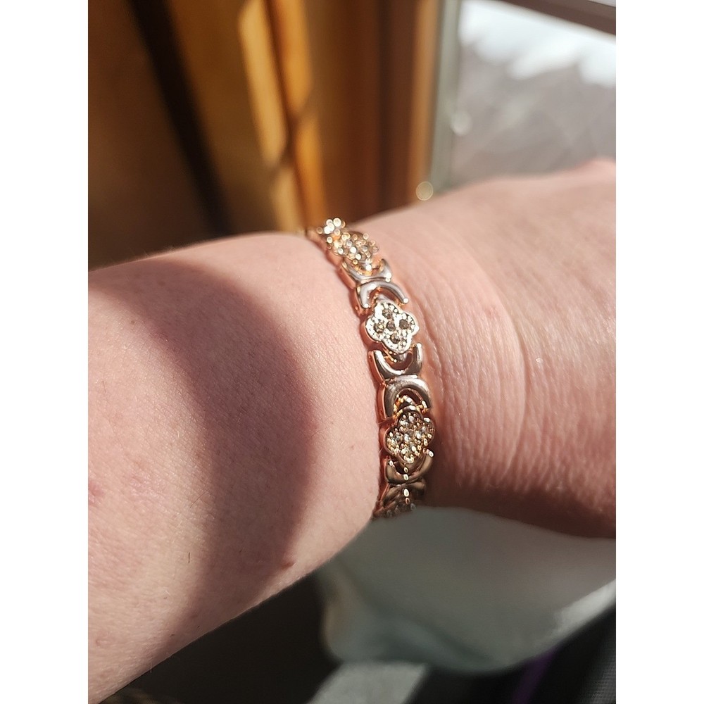 Magnet Braclet Rose Colored Camelia Paris