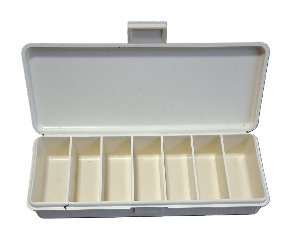 1994 Mannatech Inc VitaMinder Plastic 7 Day Divided Case