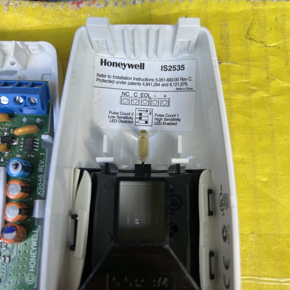 Honeywell IS2535 Motion Detector - White