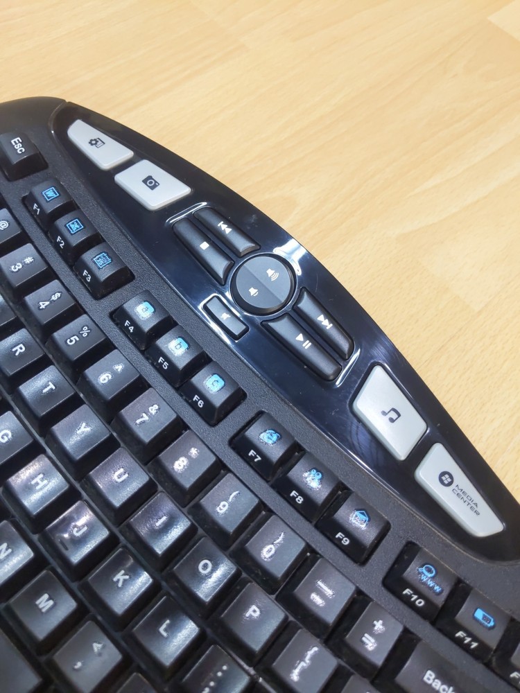 Logitech Wireless Wave Keyboard K350 & Mouse Set + M310 Mouse + USB Dongle E