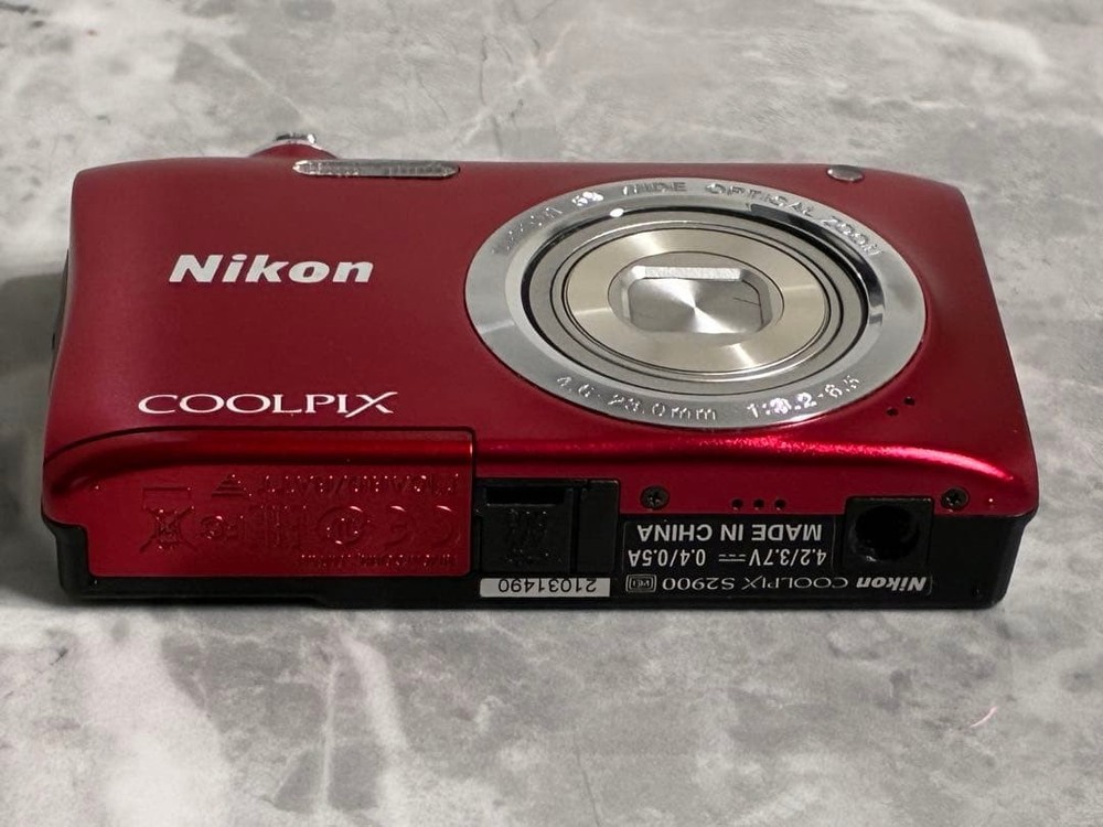 Nikon Coolpix S2900 Red Compact Digital Camera Excellent Condition