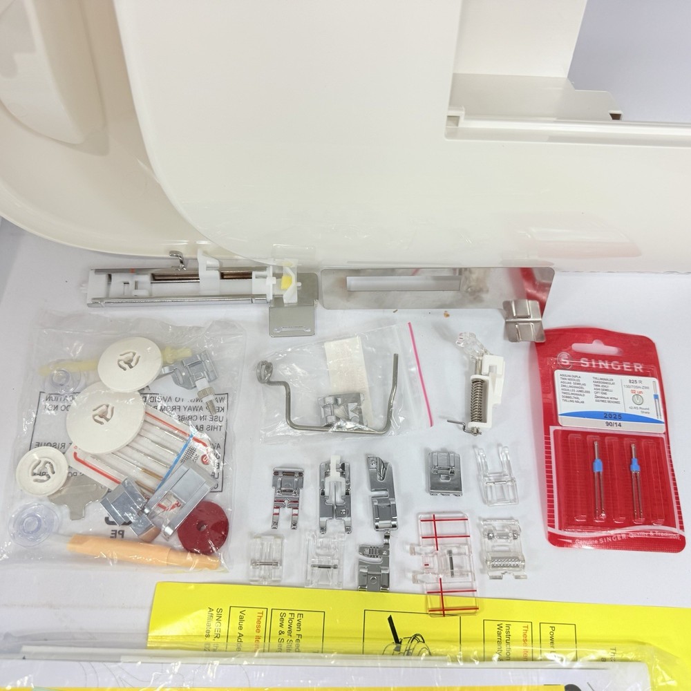 Singer One Plus 1+ Sewing Machine Computerized Brand New Open Box w Extras