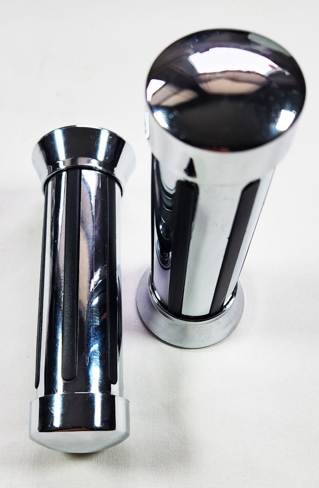 Lowrider Collection Black Chrome Stripe Grip