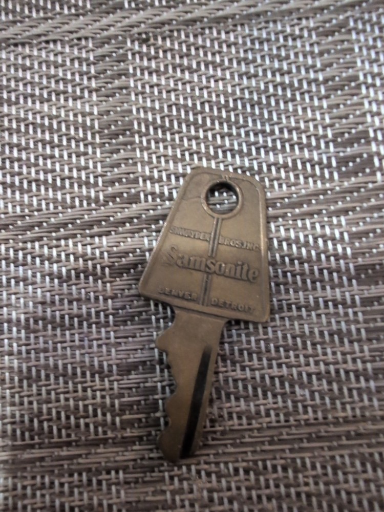 Samonsite Luggage Key 94