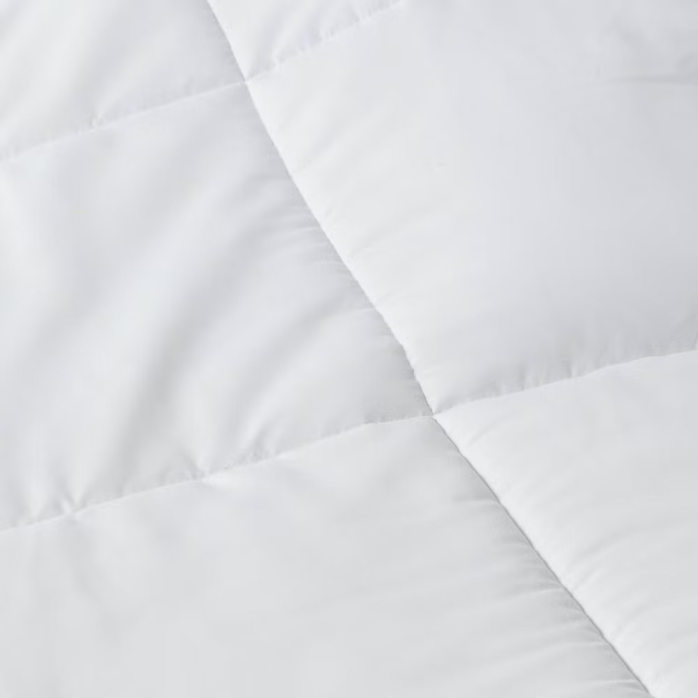 Full/Queen All Season Comforter Insert White - Room Essentials