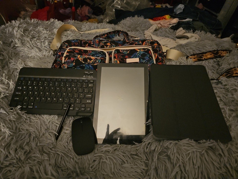 Nice AI PRO Tablet And Accessories