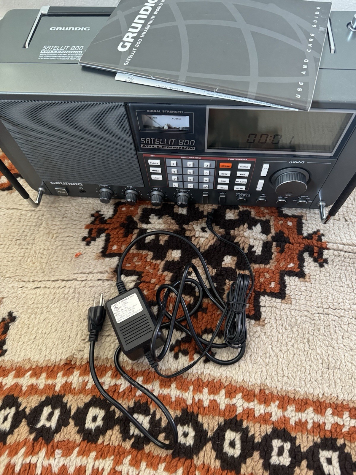 Grundig Satellit 800 Millennium General Coverage Communications Receiver