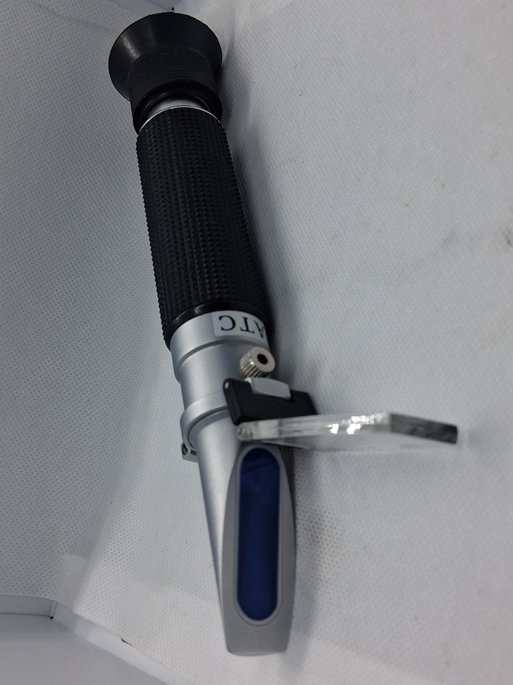 Portable Refractometer With Copper ATC (0-32 Brix)