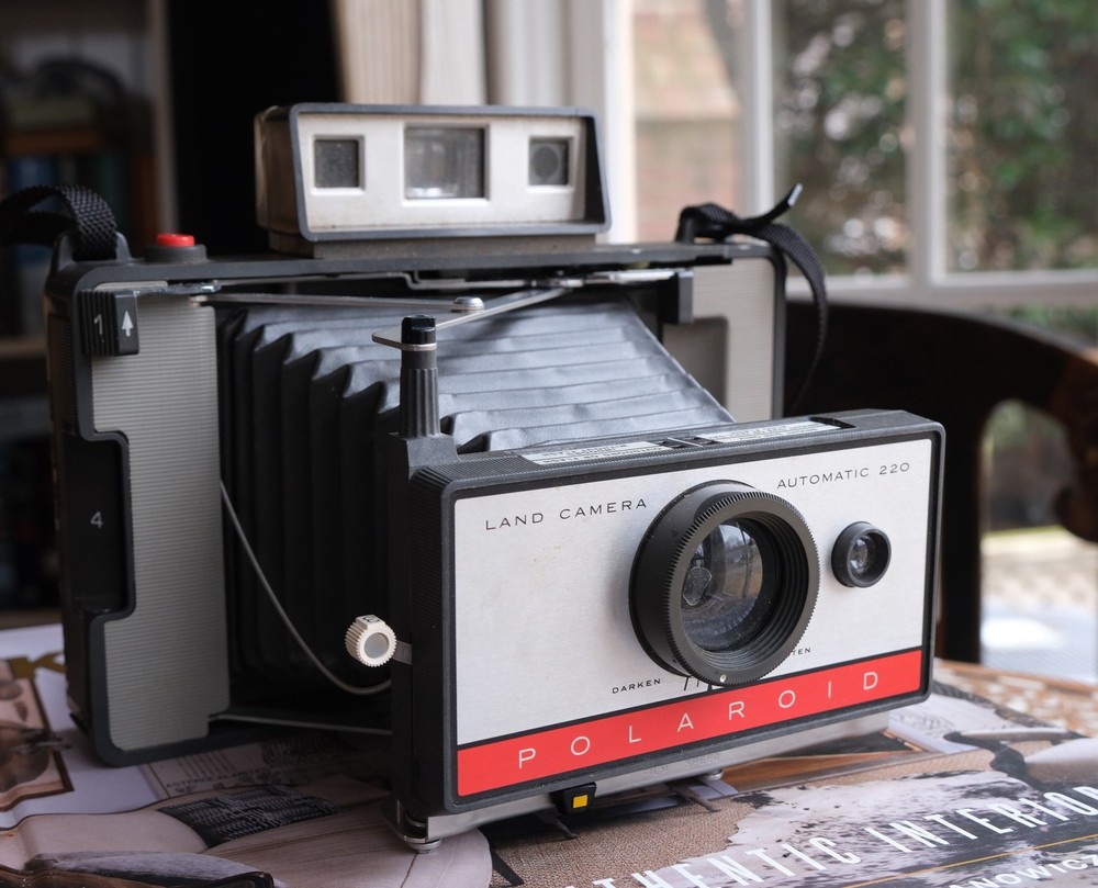 Polaroid Automatic 220 Land Camera